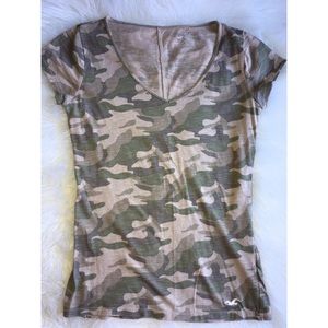 Camo v-neck💕